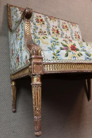 Großer Fauteuil oder Marquise — Restaurierungsbedürftig