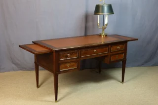 Bureau estilo Luis XVI