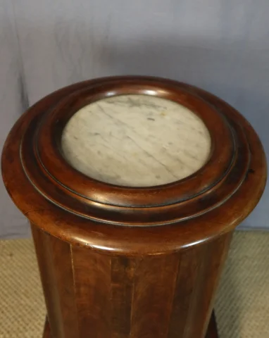 Sellette con porta in mogano, XIX secolo — Buono stato
