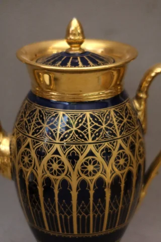 Cafetera en porcelana de París, siglo XIX — Muy buen estado