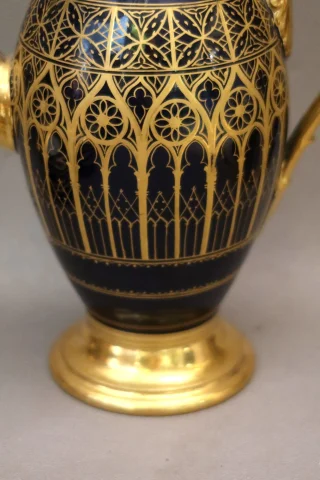 Cafetera en porcelana de París, siglo XIX — Muy buen estado