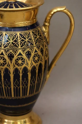 Cafetera en porcelana de París, siglo XIX — Muy buen estado