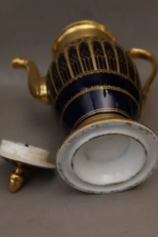 Cafetera en porcelana de París, siglo XIX — Muy buen estado
