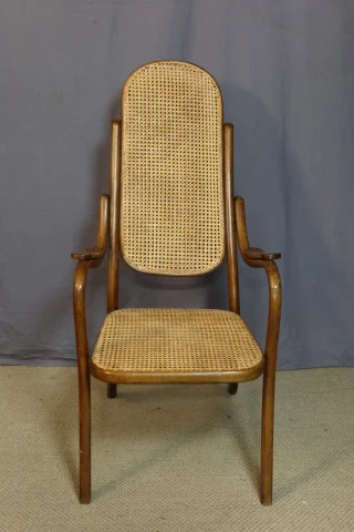 Gevlochten fauteuil in de geest van Thonet