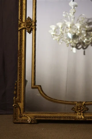 Grote Napoléon III spiegel in verguld hout — Goede staat