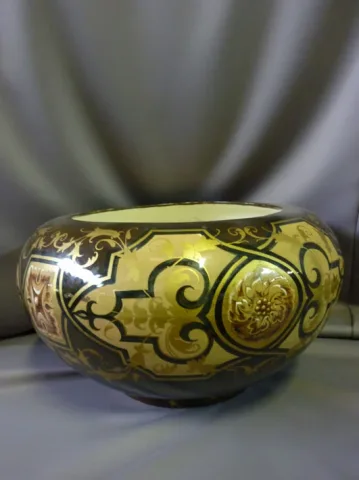 FAIECE CACHE POT