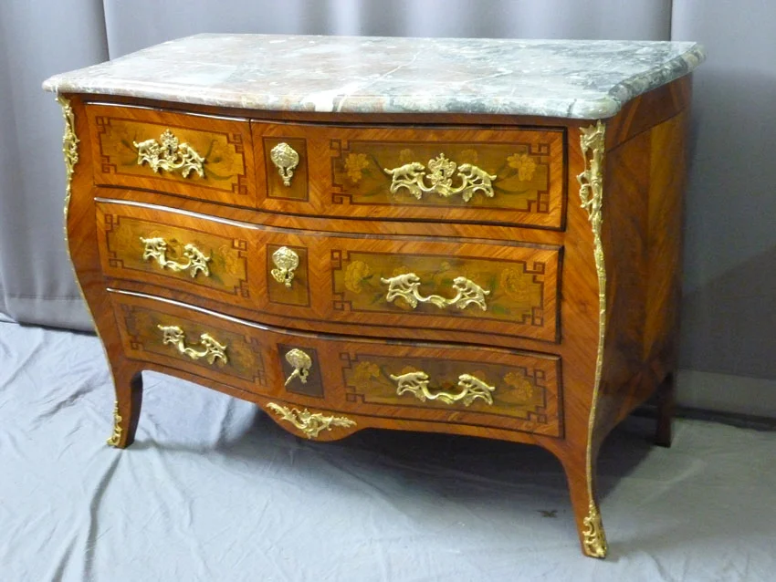 Commode en marqueterie époque Louis XV