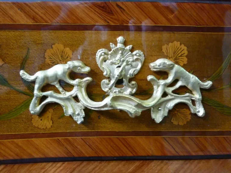 LOUIS XV PERIODE BORST VAN LADE