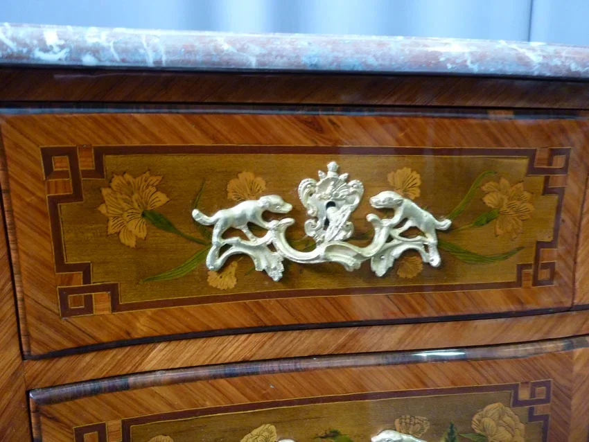 Commode en marqueterie époque Louis XV