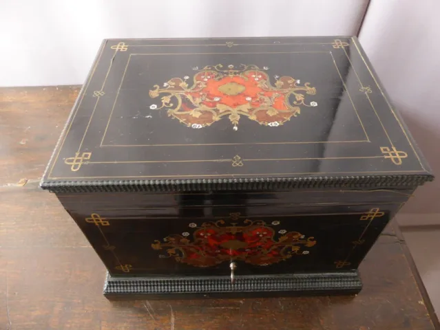 DECANTER BOX