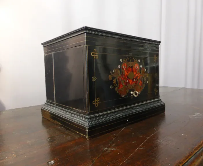 DECANTER BOX