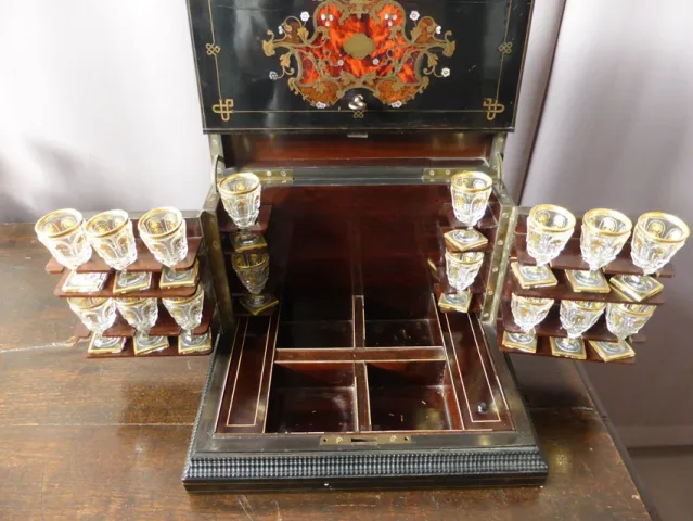 DECANTER BOX