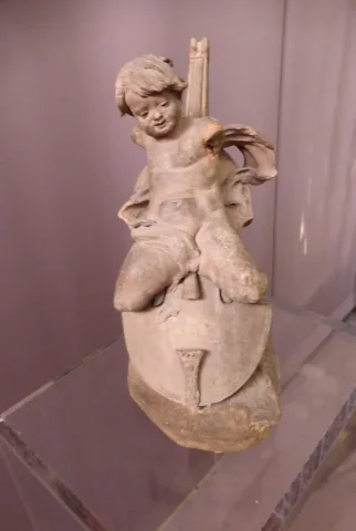 FIGURA DE EARTHENWARE