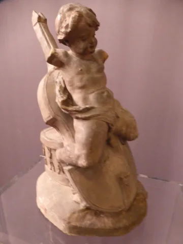 FIGURA DE EARTHENWARE