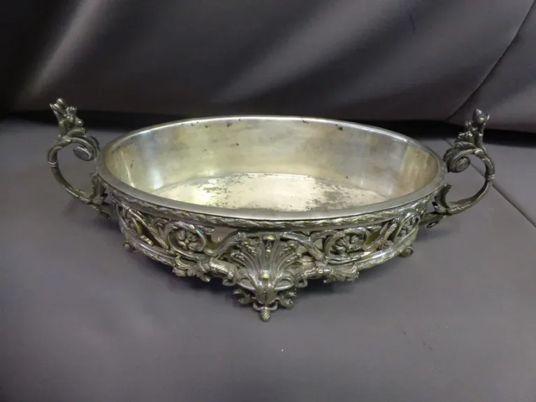 Jardinière rocaille en bronze argenté