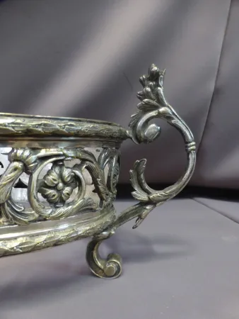 Jardinière rocaille en bronze argenté