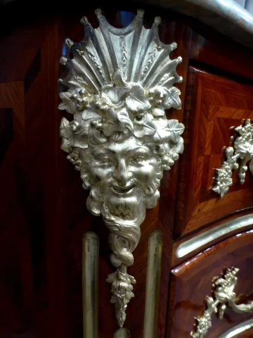 Commode en marqueterie style Régence