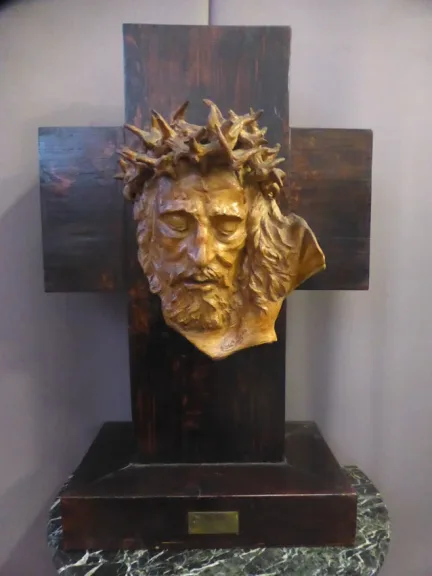 AARDEWERK HOOFD VAN CHRISTUS DOOR ALBERT FIGAY