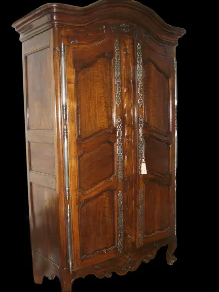 Provençaalse kast, walnoot. 18e