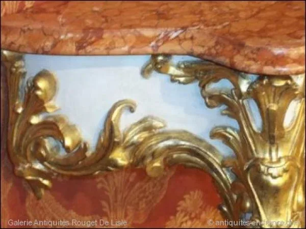 Console de style Régence.