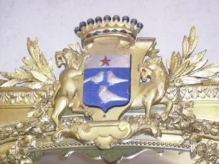 Grand miroir "Blason aux lions et couronne comtale" - Cariatides  XIX ème siècle