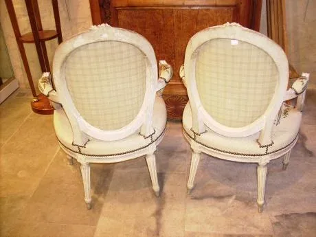 Paire de fauteuils cabriolet époque Louis XVI