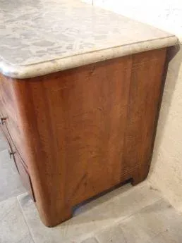 Commode Louis XIV en noyer et incrustations- Epoque 18ème siècle.