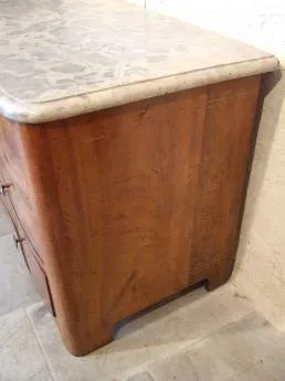 Commode Louis XIV en noyer et incrustations- Epoque 18ème siècle.
