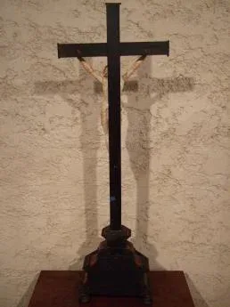 Christ en ivoire sur une croix en écaille - Ecole Flamande XVIIème