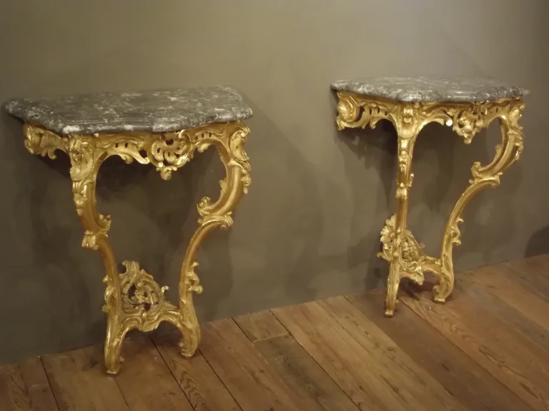 Rare Pair of Console applica giltwood Regency. (XVIII secolo)