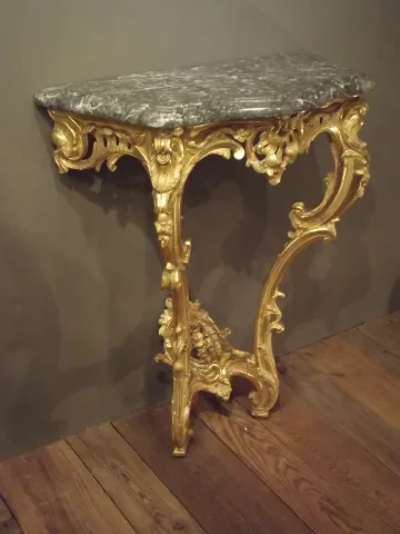 Zeldzame paar consoles is van toepassing op Giltwood Regency. (XVIII eeuw)
