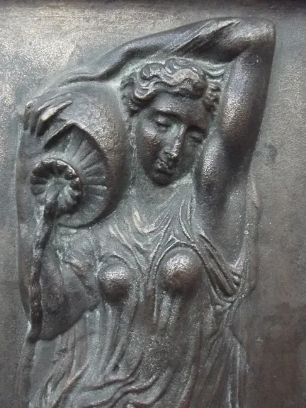 Nach Jean Goujon (1510-1572) Basreliefs in Bronze-Nymphen des Unschuldigen Brunnens (Paris)