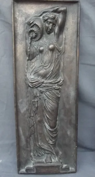 Nach Jean Goujon (1510-1572) Basreliefs in Bronze-Nymphen des Unschuldigen Brunnens (Paris)