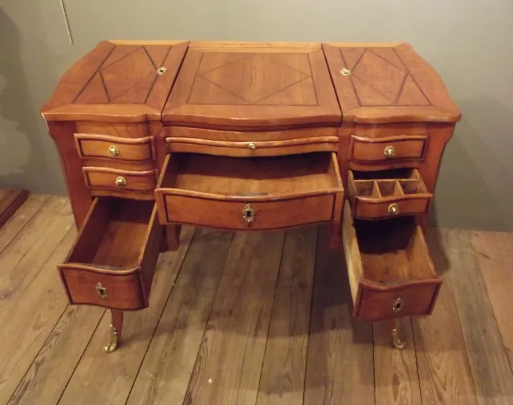 Toeletta XVIII secolo -Tempo di transizione - Legno naturale -