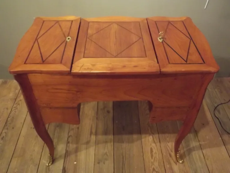 Toeletta XVIII secolo -Tempo di transizione - Legno naturale -