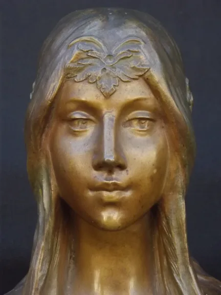 V. CONSTANT (XIX - XX) Büste der jungen Frau in Bronze.