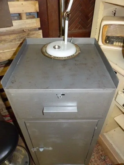 Ancienne console d’atelier en métal   industriel 1950