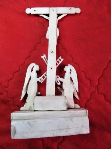 crucifix  Ancien sculpté Indo-Portugais  origine Goa  fin 18ème