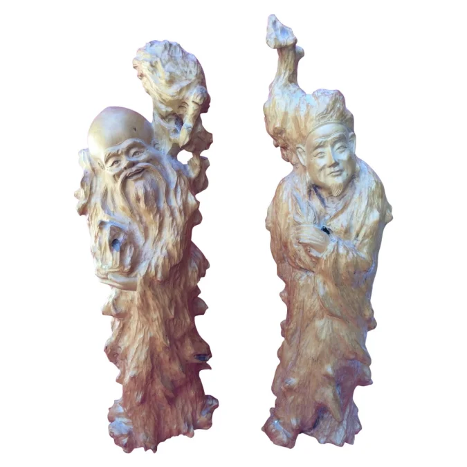 Paire de sages sculptés dans racine Chine  début XXème
