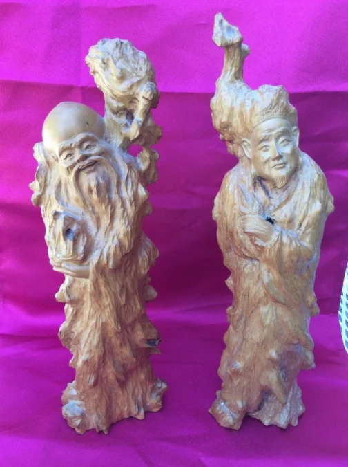Paire de sages sculptés dans racine Chine  début XXème