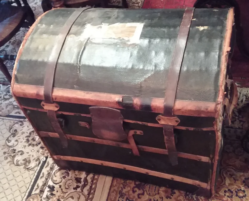 Malle de voyage en cuir vers 1900