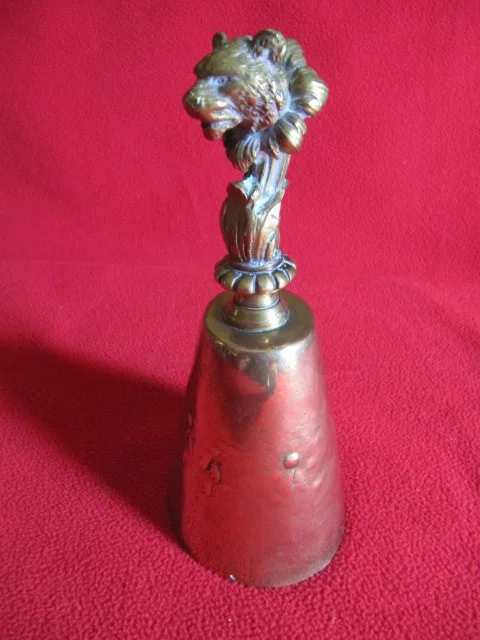 Cloche de table de chasse tête de loup en bronze 19ème