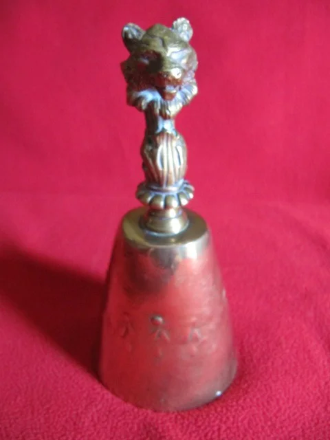 Cloche de table de chasse tête de loup en bronze 19ème