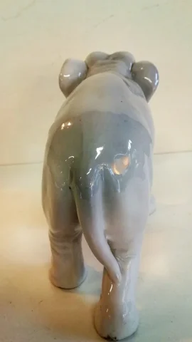 Eléphant en porcelaine style Copenhague début 20ème