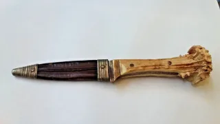 Couteau de chasse dit de bottes lame fixe