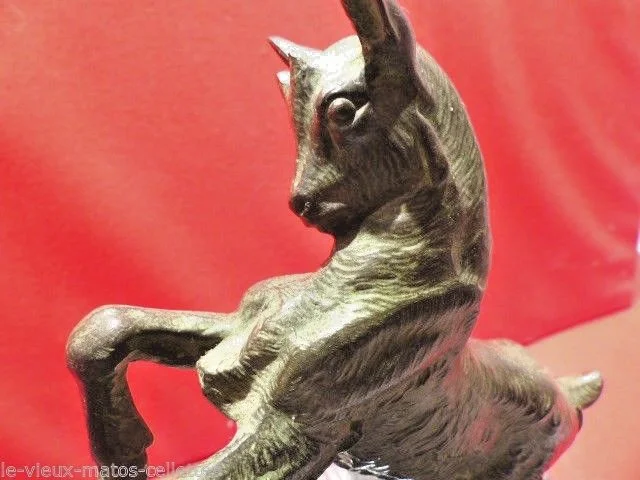 Groupe de 3 chèvres qui font la cabriole époque art déco en bronze signé "leducq"