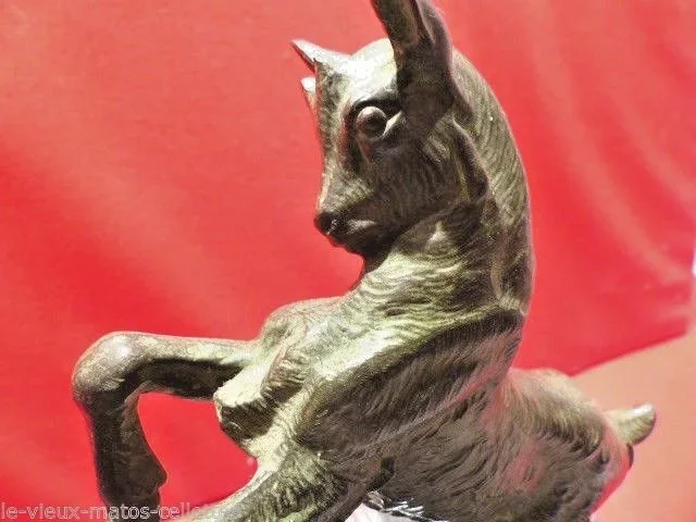 Groupe de 3 chèvres qui font la cabriole époque art déco en bronze signé "leducq"