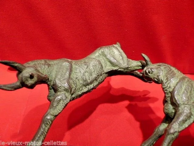 Groupe de 3 chèvres qui font la cabriole époque art déco en bronze signé "leducq"