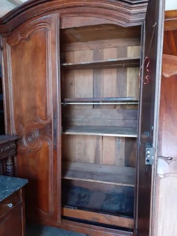 Armoire style louis XIV en chêne  17ème