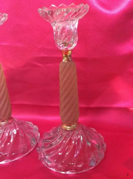 Paire de bougeoirs en verre signé de vallerysthal